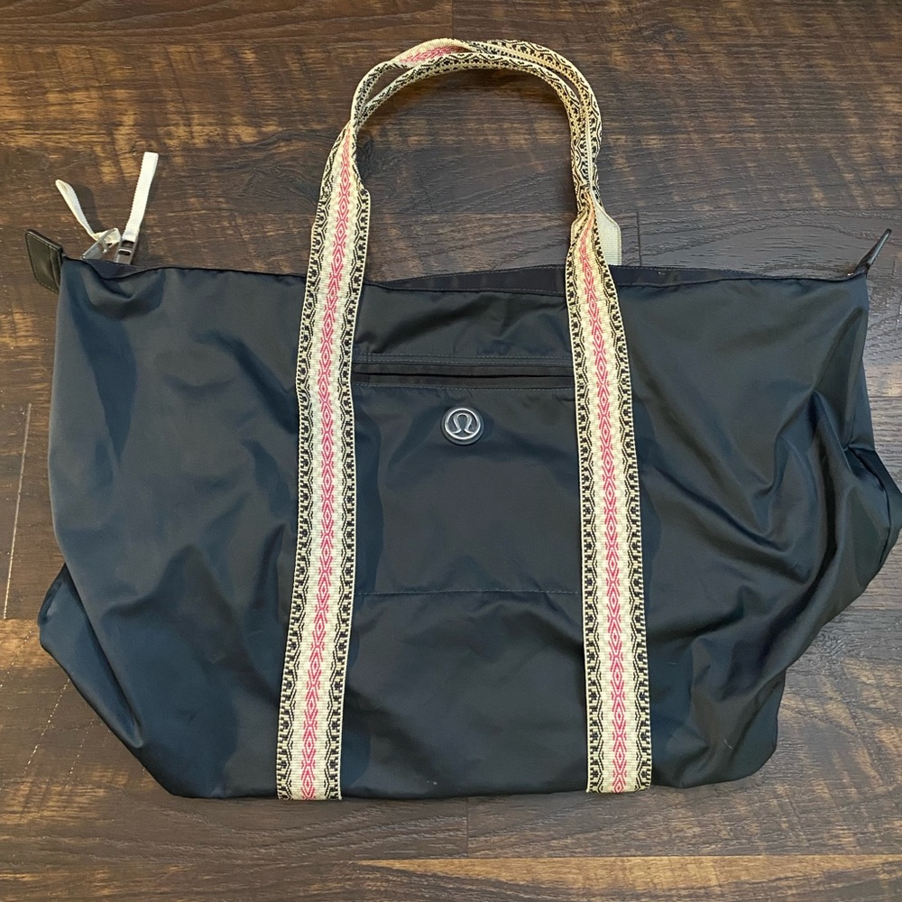 [lululemon] Vintage Like New Over the Shoulder Bag